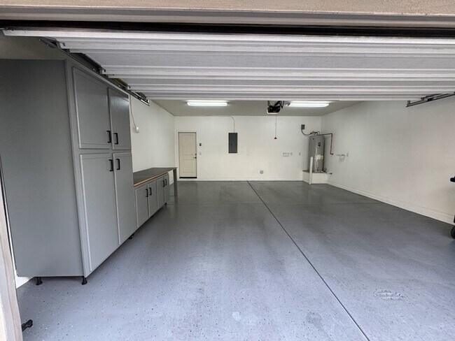 Building Photo - Chandler Luxury Townhome