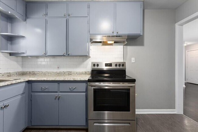 Building Photo - Ready for Move-in Home at Raytown! Nestled on dead end street off Raytown Road for rent 3 bedroom...