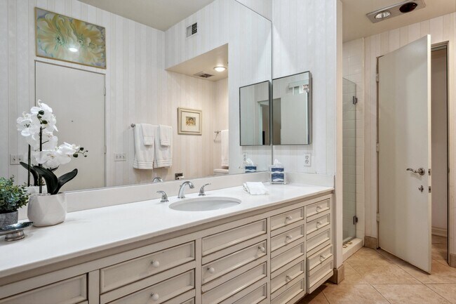 Building Photo - 47157 El Menara Cir