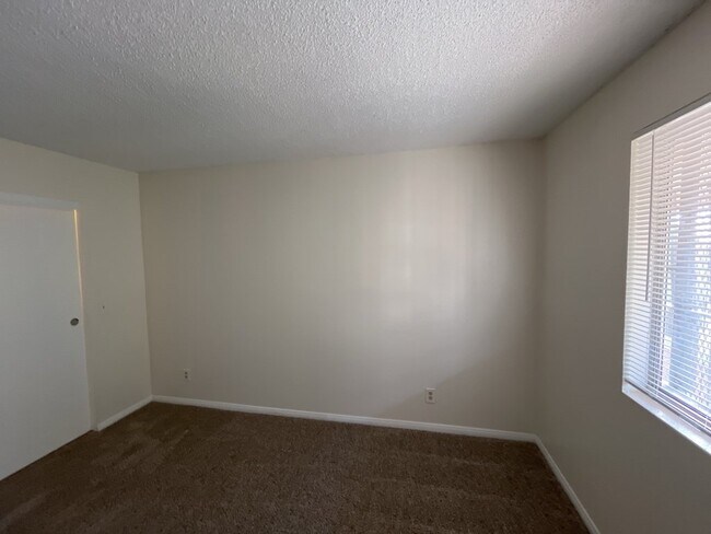Building Photo - Cozy one bedroom 1 bath condo