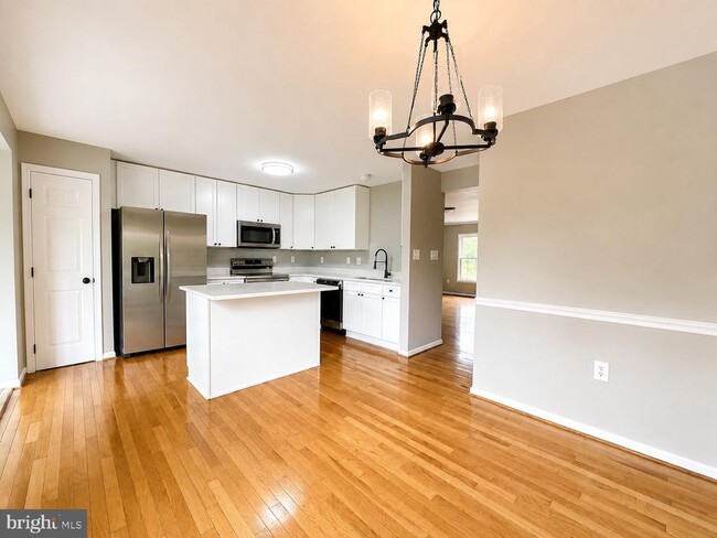 Building Photo - 20 Dunlap Dr