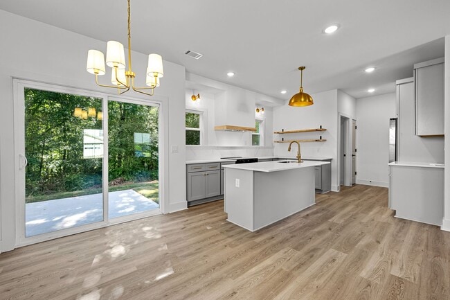 Building Photo - 3 Bedroom House Walkable to downtown Zebulon with Lawncare included!