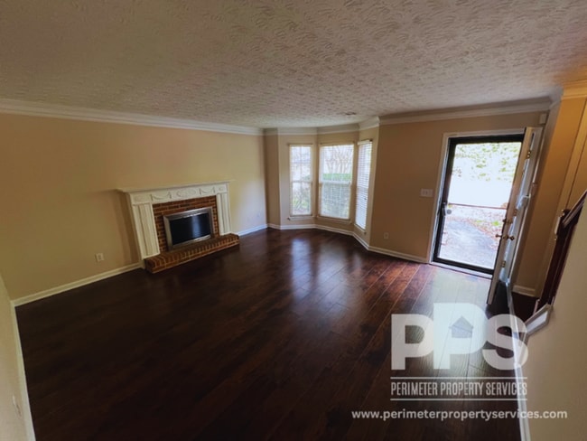 Building Photo - 2950 Lexington Trace Dr