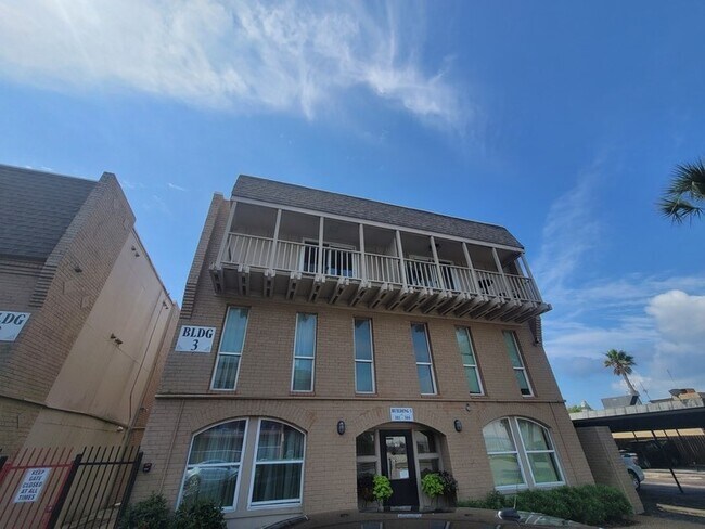 Building Photo - 215 Postoffice St