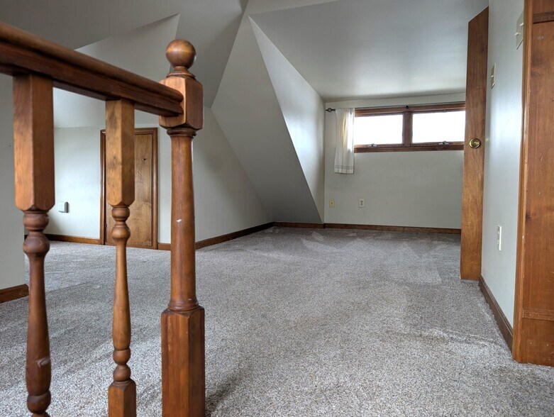 Building Photo - 81 Church St