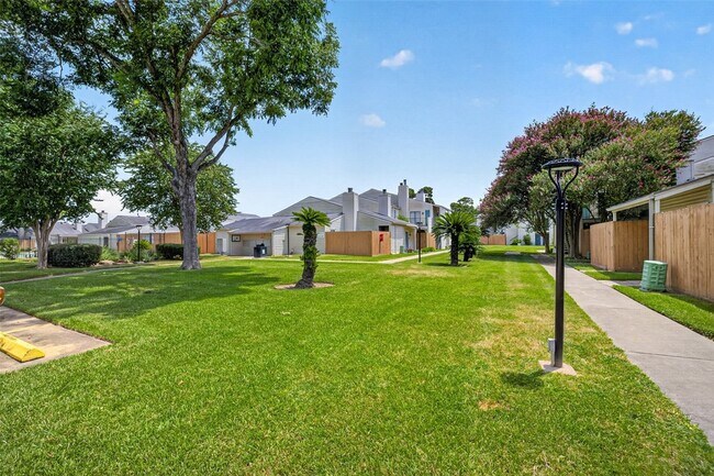 Building Photo - 6401 Deihl Rd