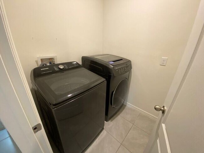 Building Photo - 4/2 Home in Haines City