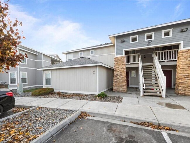 Building Photo - 6305 Chapel Hill Blvd