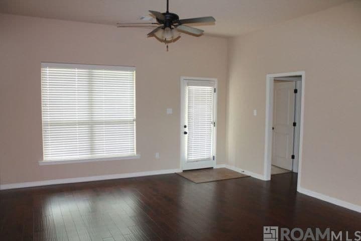 Building Photo - 37237 Market Place Drive