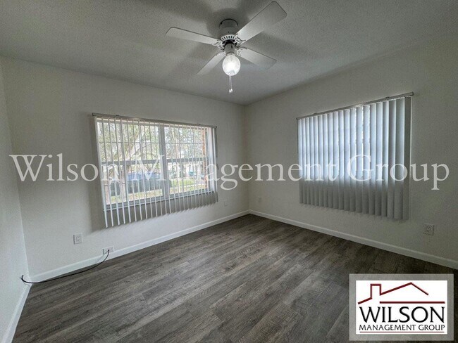 Building Photo - 206 E Yale St