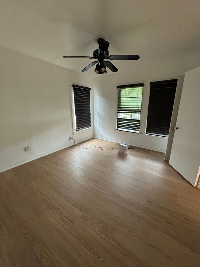 Building Photo - 1037 Colvin Ave