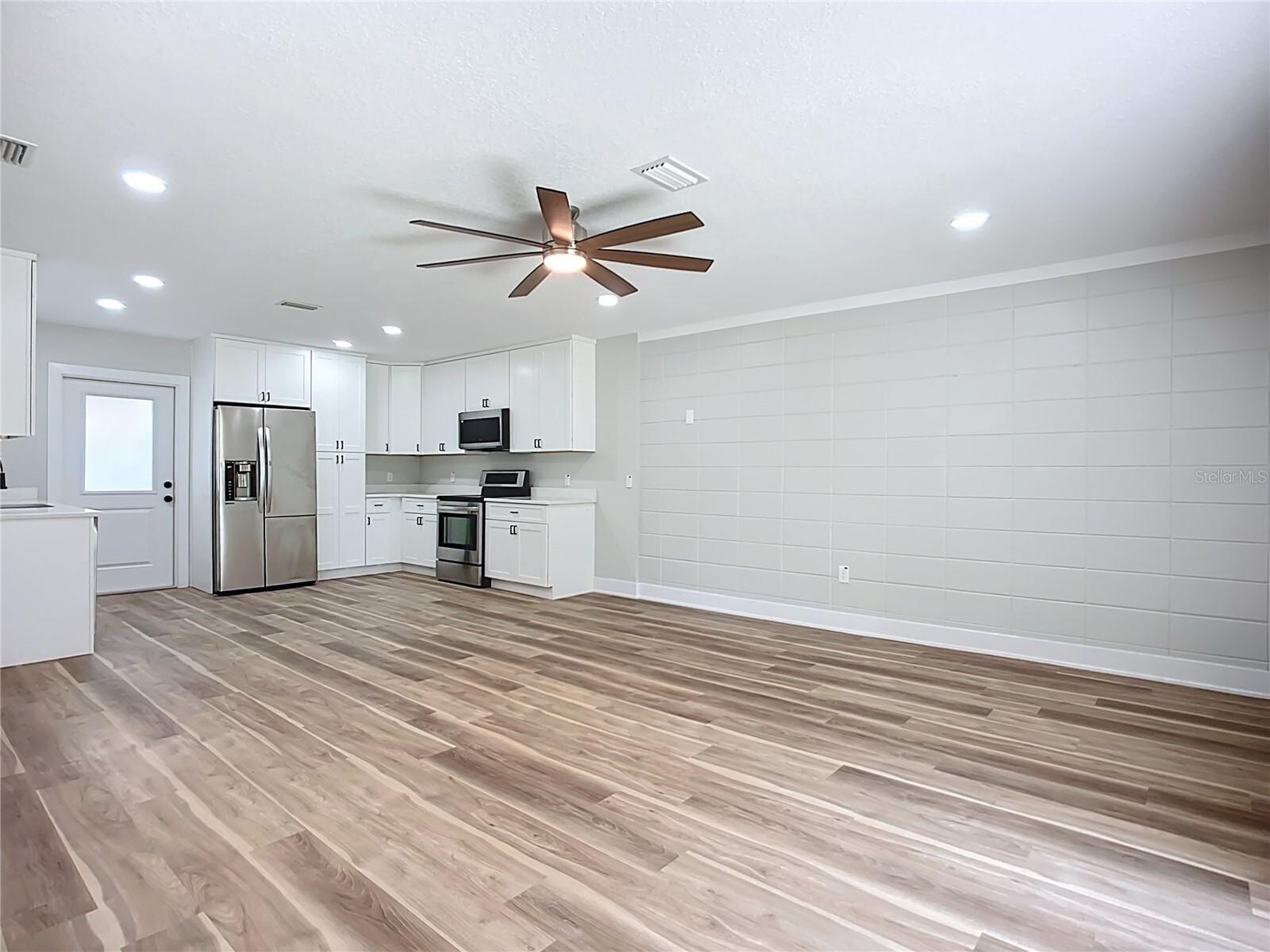 Building Photo - 1305 Eagleview Dr