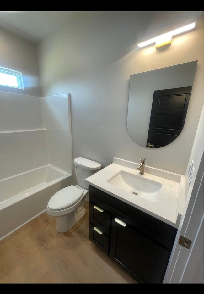 Building Photo - 1113 Dahl Rd