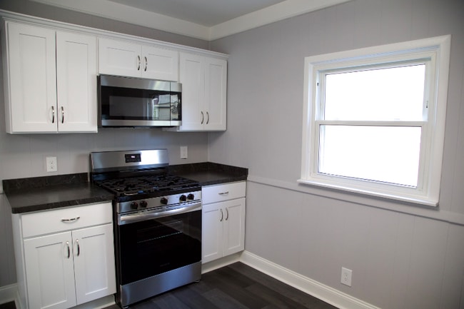 Building Photo - 368 Cumberland Ave