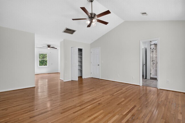 Building Photo - Beautiful home in Spring Valley