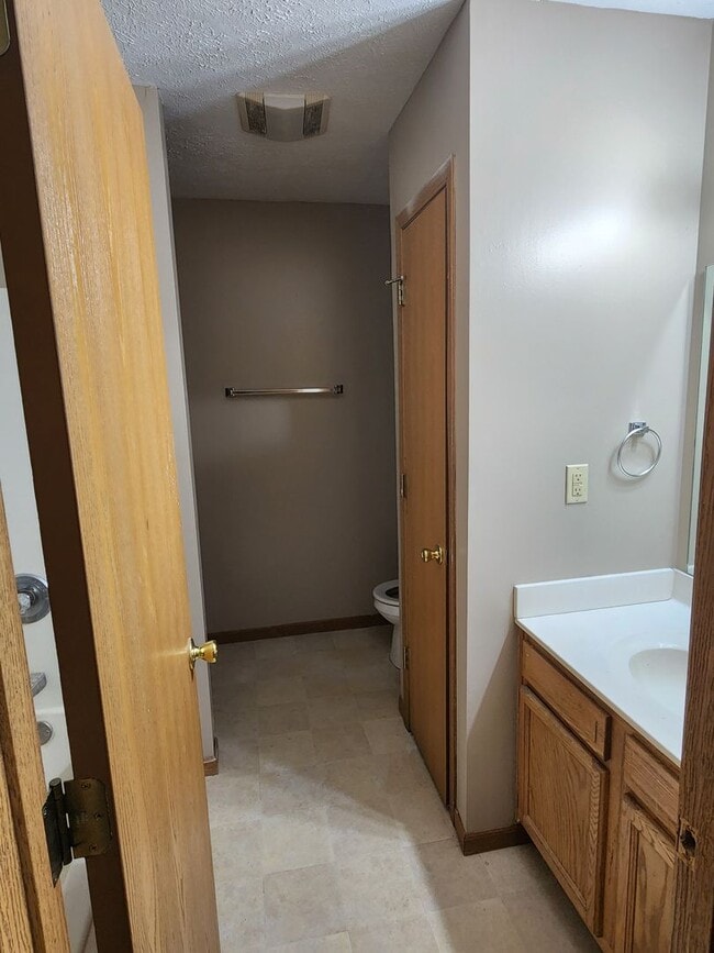 Building Photo - 2 bedroom, 2 full Bath, 2 car attached garage, West Lafayette duplex.