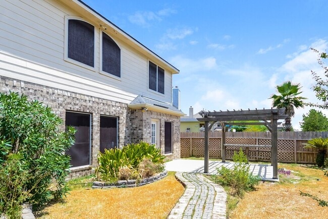Building Photo - 17811 Memorial Trail Dr