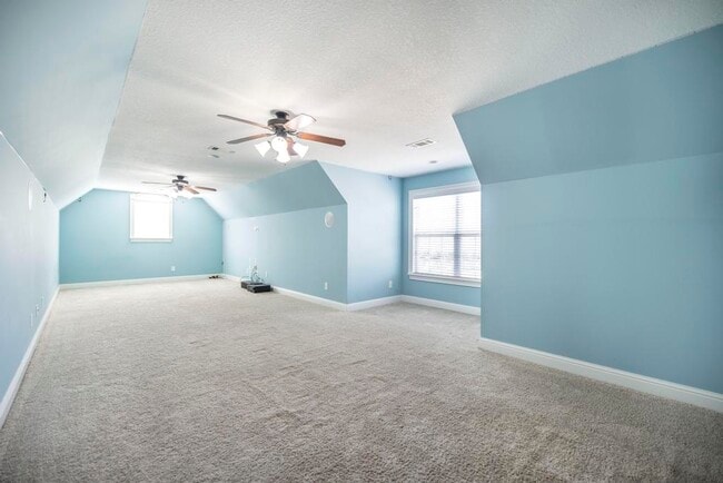 Building Photo - 201 Running Creek Dr