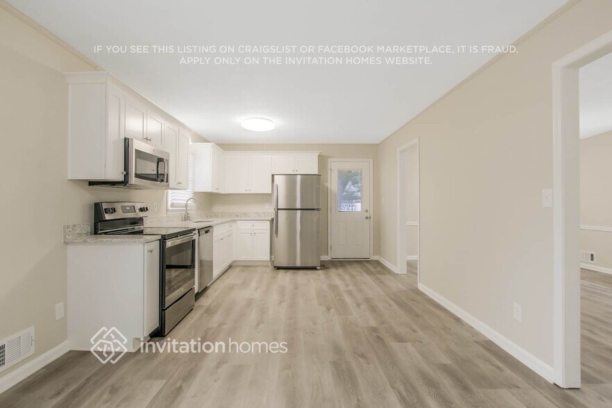 Building Photo - 3881 Blythewood Cir