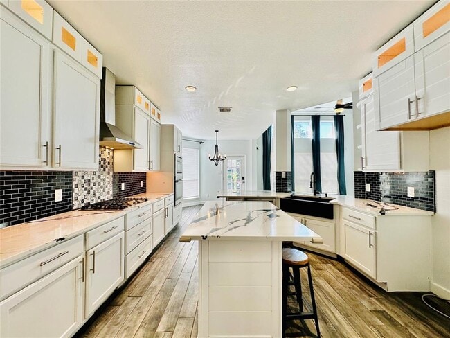 Building Photo - 901 Bethpage Dr