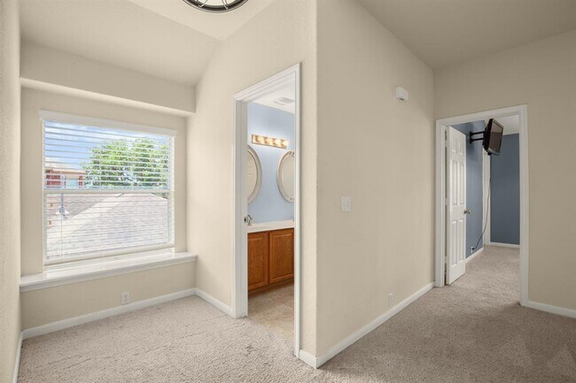 Building Photo - 717 Adler Falls Ln