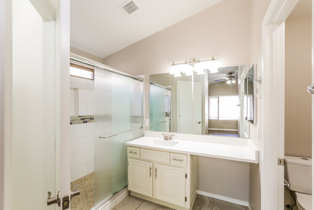 Building Photo - 2832 N 90th Ave