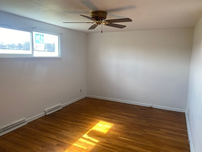 Building Photo - 2516 W Newman Pkwy