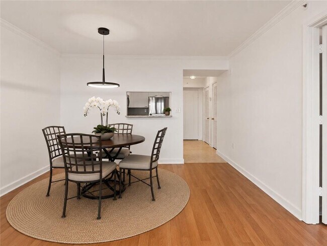 Building Photo - 2870 Pharr Ct S Northwest
