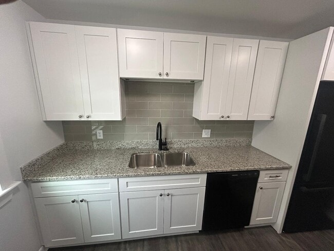 Building Photo - 407 Longleaf Rd