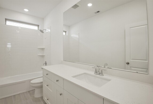 Building Photo - 28820 Bobcat Run Dr