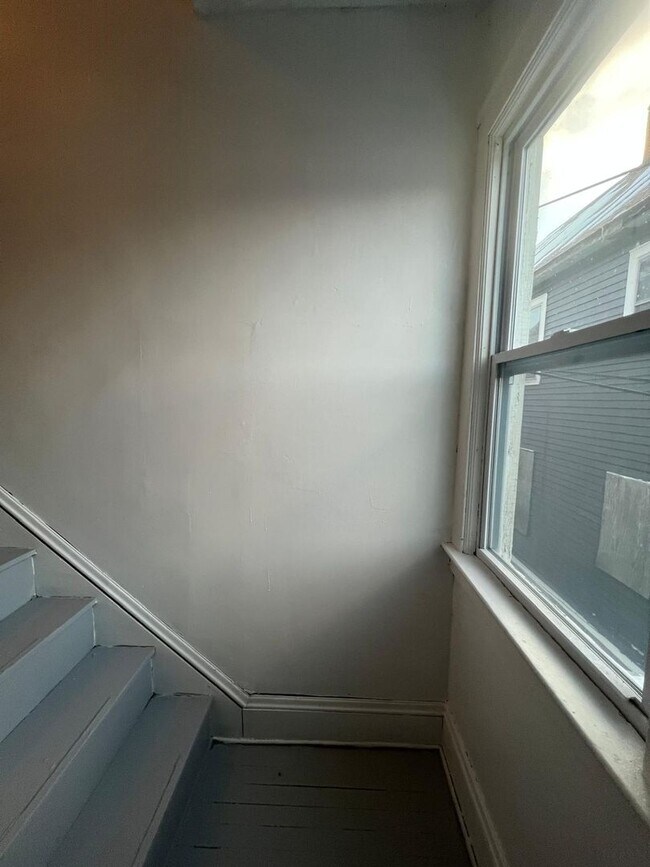 Building Photo - 9913 Mt Auburn Ave