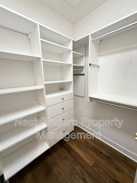 Building Photo - 7860 Turnstone Cir E