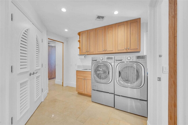 Building Photo - 74 Nurmi Dr