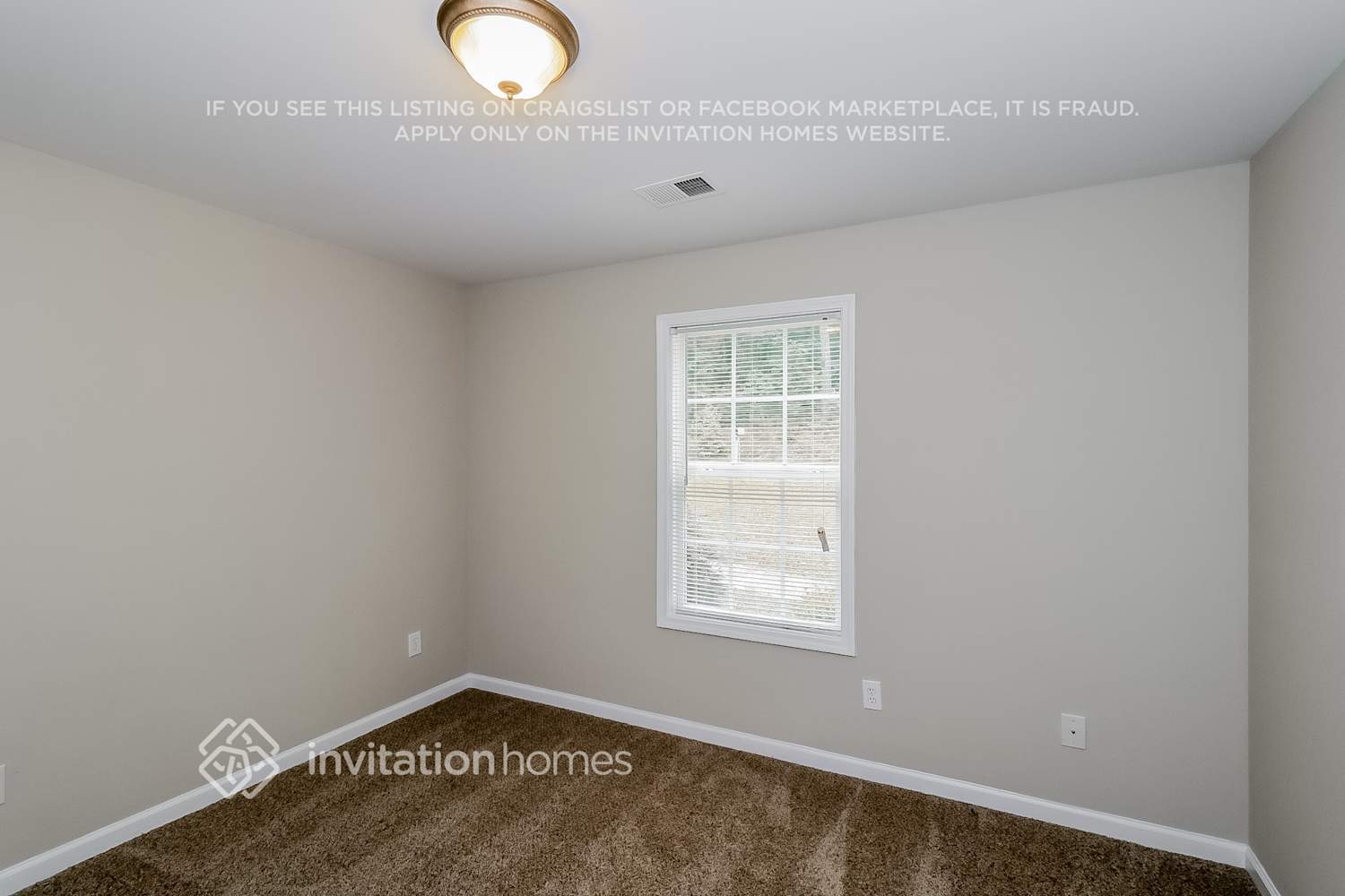 Building Photo - 5760 Tanglewood Dr