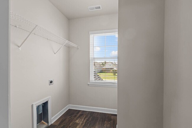 Building Photo - 3 Bed | 2.5 Bath | ~1,536 Sq Ft | Available for Rent