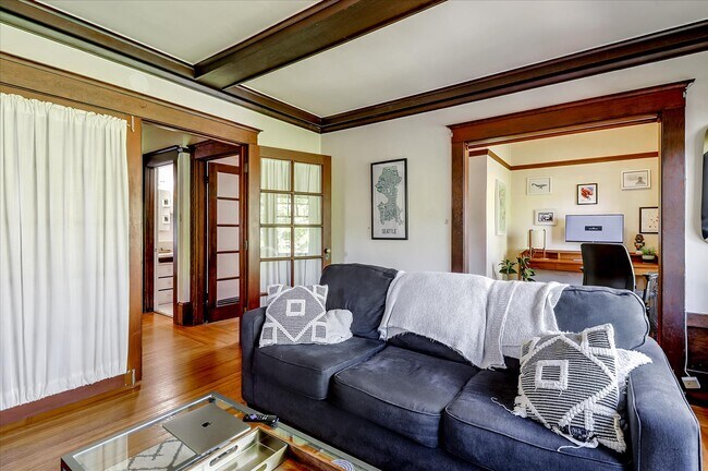 Building Photo - 21 Westall Ave