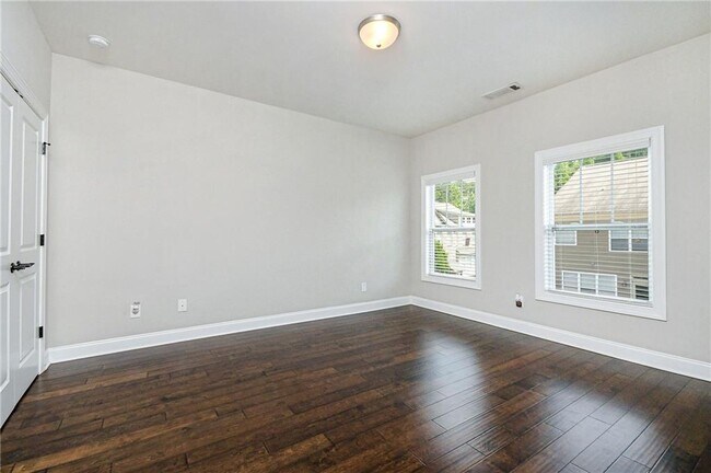 Building Photo - 1299 Linden Ct