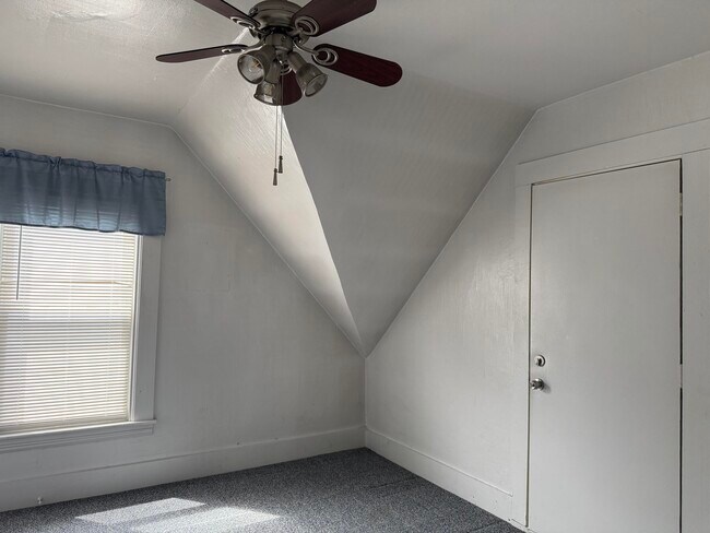 Building Photo - 316 Douglas St