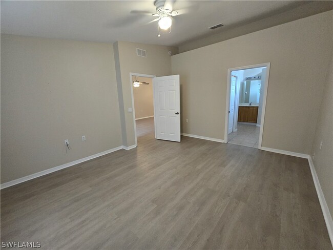 Building Photo - 6160 Mandalay Cir