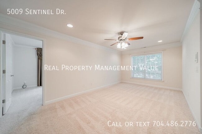 Building Photo - 5009 Sentinel Dr