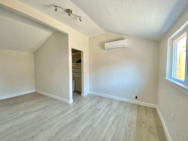 Building Photo - 1407 Vale Ave