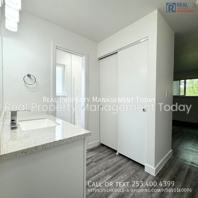 Building Photo - 4417 76th Ave W