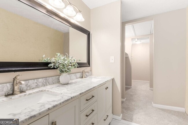 Building Photo - 510 E Ponce de Leon Ave