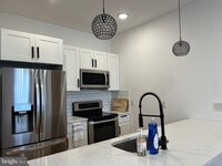 Building Photo - 721 N 40th St