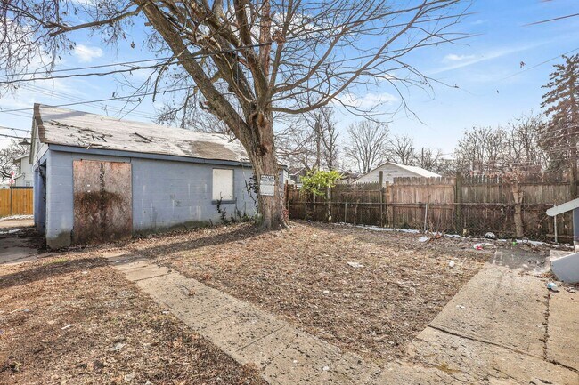 Building Photo - 498-500 N Champion Ave