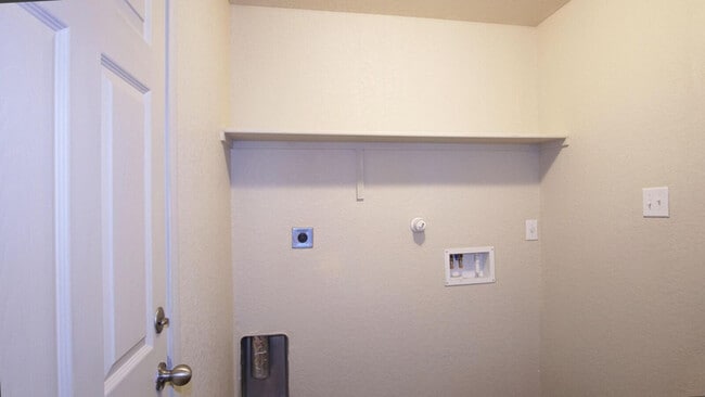 Building Photo - 7510 Spanish Dagger