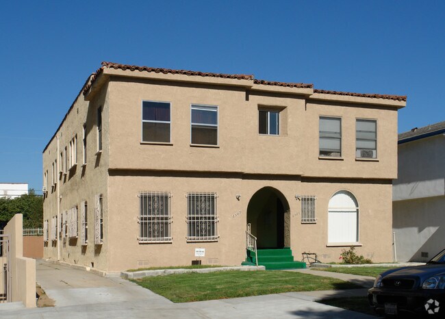 Primary Photo - 8547-8549 Cashio St