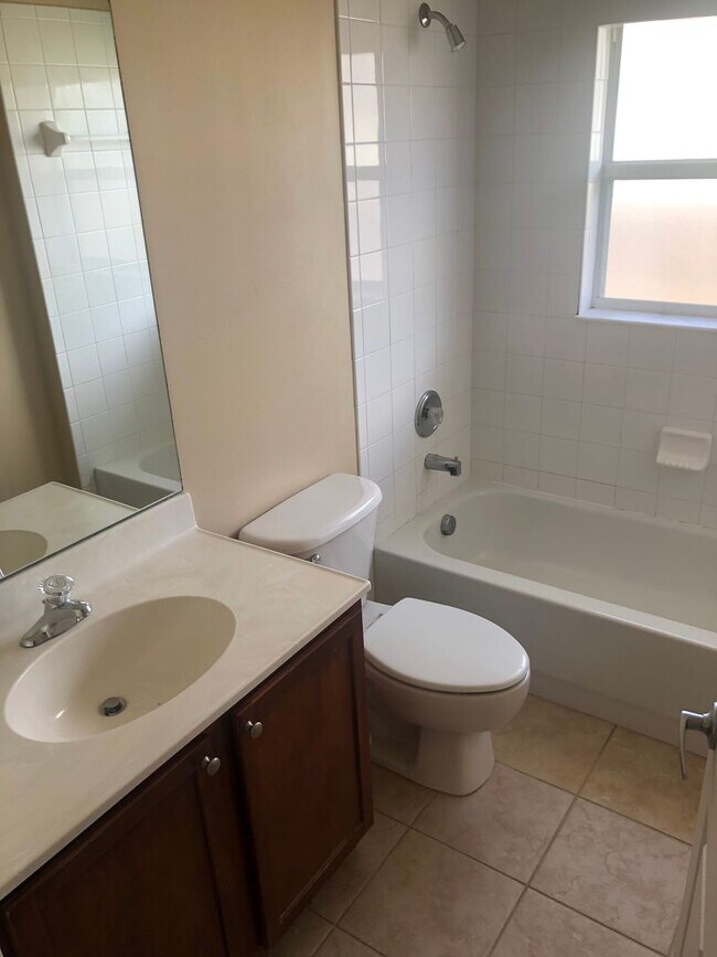 Building Photo - 3 BEDROOM RENTAL HOME AVAILBLE NOW
