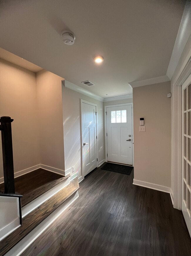 Building Photo - 272 Sugar Maple Square