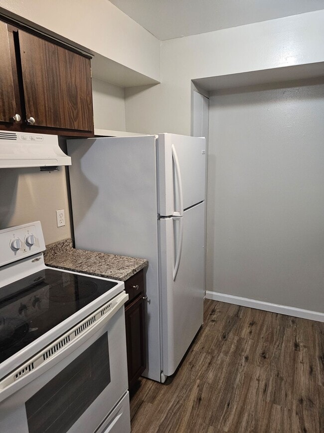 Building Photo - Dolson Arms Apartments